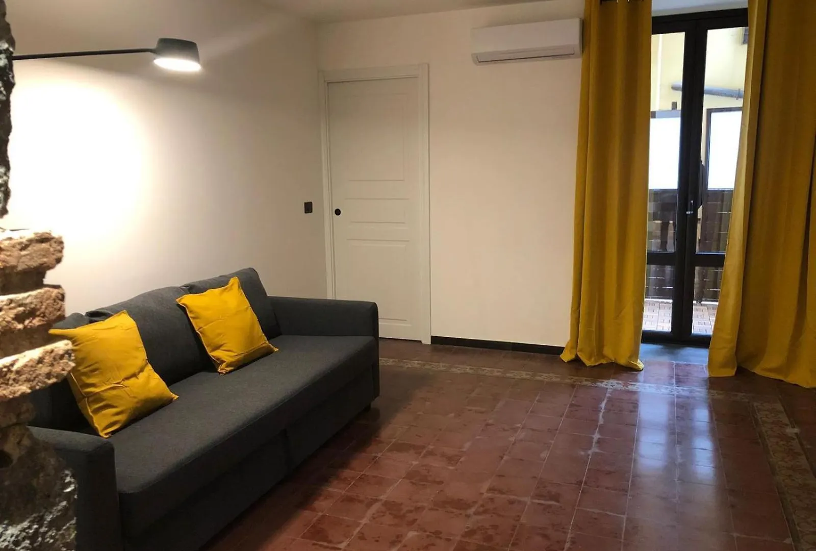 Macrhome Aeroporto di Catania Fontana Rossa Italia